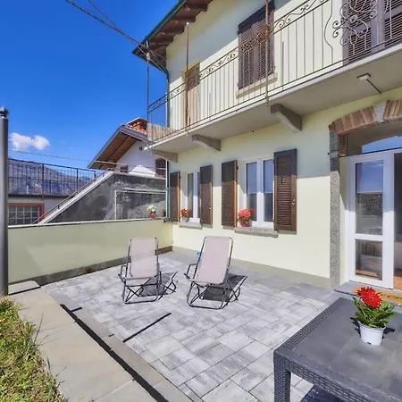 Casa Ducale View דירה מנדלו דל לאריו